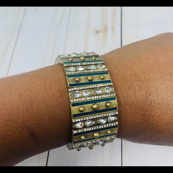 Rhinestone Bracelet Set - Picture 6 of 16